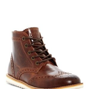 CREVO Boardwalk Wingtip Leather Boot - 8